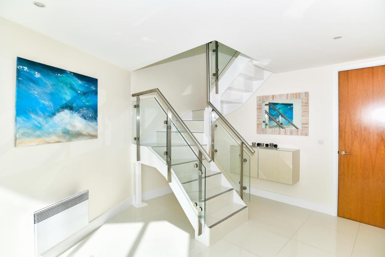 Just Wales - Meridian Quay Penthouses Apartment Swansea