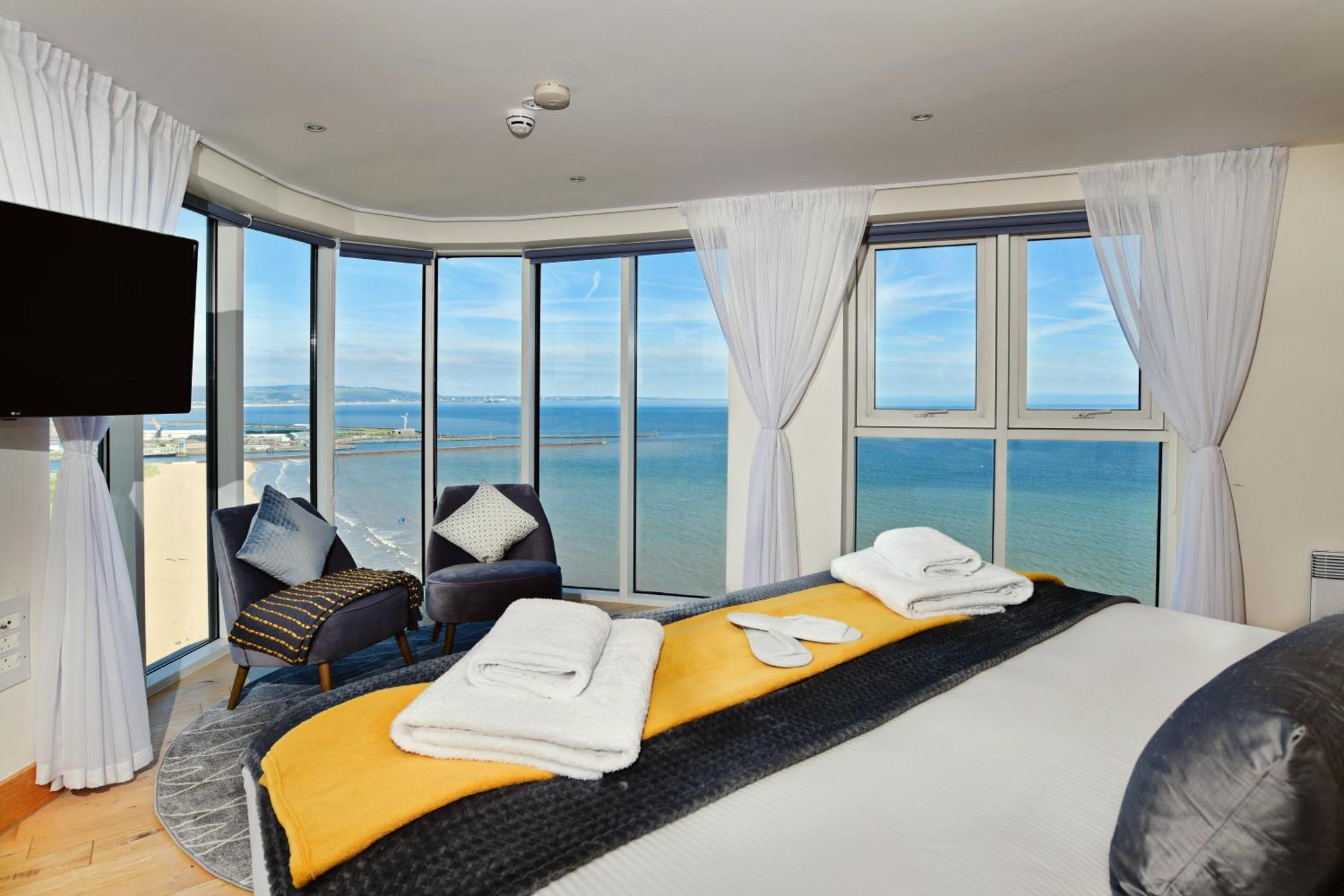 Just Wales - Meridian Quay Penthouses Apartment Swansea