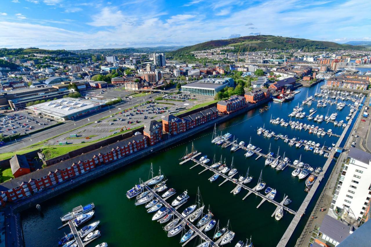Apartment Just Wales - Meridian Quay Penthouses Swansea